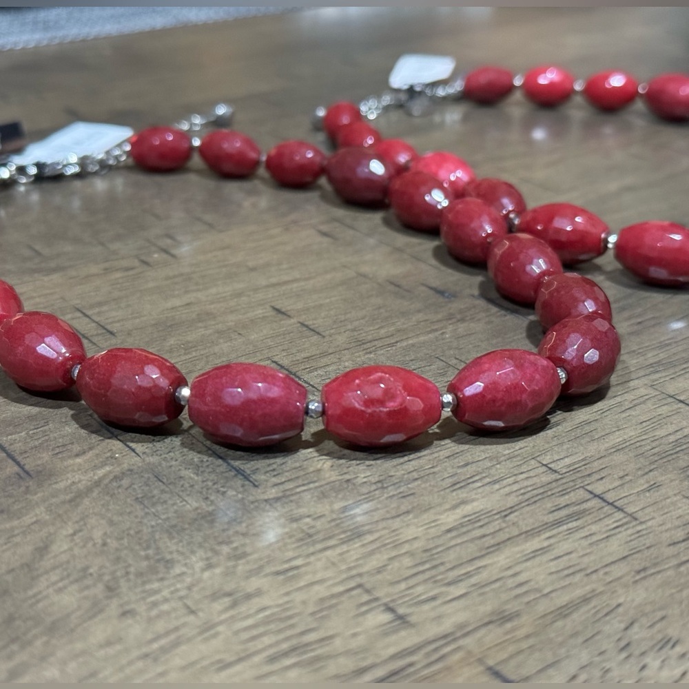 WHBM Dyed Jade 16" Necklace Burgundy Wine White House Black Market NEW $58 msrp